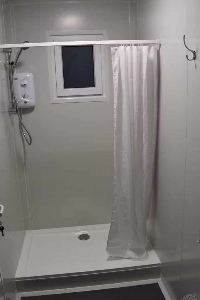 20×8 building with three toilets and two showers – ideal for camp site thumbnail 4